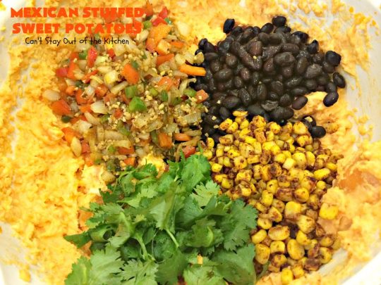 Mexican Stuffed Sweet Potatoes | I LOVE these mouthwatering #sweetpotatoes! They're hearty, filling and substantial enough for #MeatlessMondays. This #TexMex version is so flavorful & sumptuous you won't want to stop eating them. I sure didn't. Healthy, clean-eating #glutenfree #CincoDeMayo