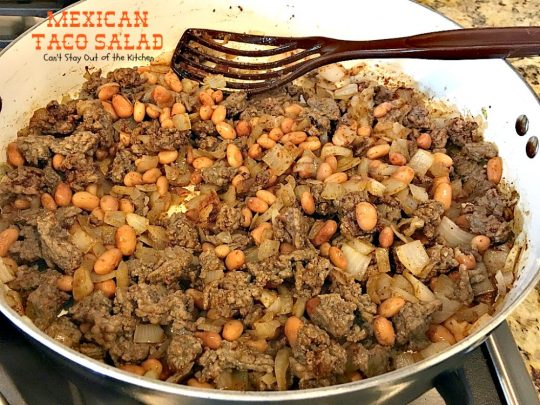 Mexican Taco Salad | Can't Stay Out of the Kitchen | dynamite #TexMex #salad with spicy #groundbeef, #pintobeans, #cheese & tortilla chips. Great for summer potlucks. #glutenfree