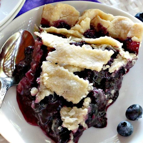 Mom's Blueberry Pie | Can't Stay Out of the Kitchen | one of my favorite #desserts growing up. This old-fashioned recipe is a great way to enjoy #blueberries! #pie #blueberrypie