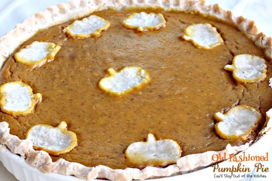 Old Fashioned Pumpkin Pie | Can't Stay Out of the Kitchen | the BEST #pumpkinpie ever! Great for #Thanksgiving or #christmas. #pie #dessert