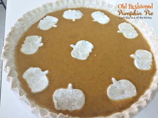 Old Fashioned Pumpkin Pie | Can't Stay Out of the Kitchen | the BEST #pumpkinpie ever! Great for #Thanksgiving or #christmas. #pie #dessert