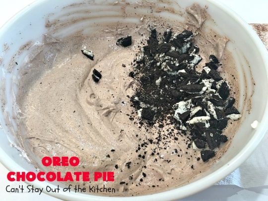 Oreo Chocolate Pie | Can't Stay Out of the Kitchen | this amazing #ChocolatePie is filled with #Oreos. It uses only 5 ingredients so it's an extremely easy #dessert for #holidays or company. Every bite will have you drooling! #pie #ChocolateDessert #OreoDessert #HolidayDessert #chocolate #OreoChocolatePie