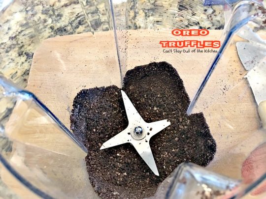 Oreo Truffles | Can't Stay Out of the Kitchen | Oh my gosh, heavenly doesn't begin to describe these amazing #truffles. Made with #Oreos, #creamcheese & #chocolate & vanilla bark. Fabulous for any party. #dessert