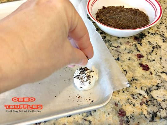Oreo Truffles | Can't Stay Out of the Kitchen | Oh my gosh, heavenly doesn't begin to describe these amazing #truffles. Made with #Oreos, #creamcheese & #chocolate & vanilla bark. Fabulous for any party. #dessert