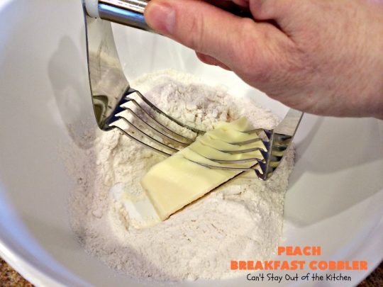 Peach Breakfast Cobbler | Can't Stay Out of the Kitchen | this quick & easy 6-ingredient #recipe is terrific for a company or #holiday #breakfast. It uses a boxed cake mix and #peach pie filling. Love this breakfast #coffeecake.