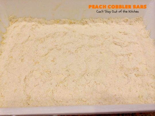 Peach Cobbler Bars | Can't Stay Out of the Kitchen | these fabulous blondies taste just like eating #peachcobbler! Amazing #dessert #peaches #cookie