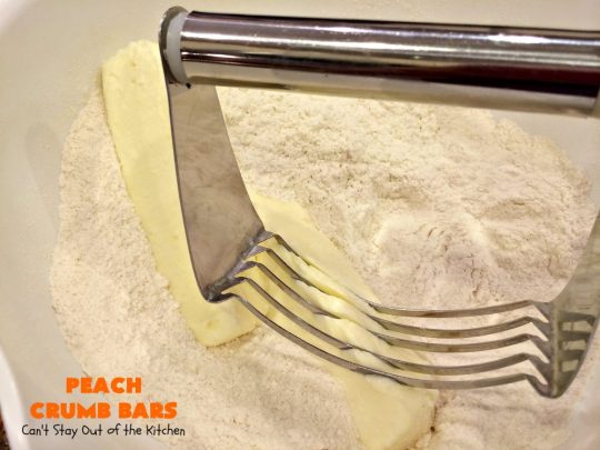 Peach Crumb Bars | Can't Stay Out of the Kitchen | these fabulous #dessert bars are some of the best with #peaches I've ever eaten. The #streusel topping with #cinnamon sugar just melts in your mouth. We loved these #cookies.