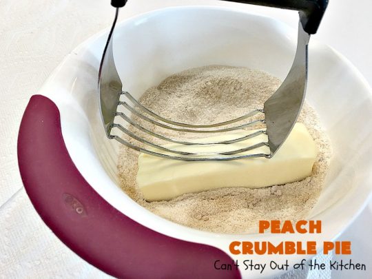 Peach Crumble Pie | Can't Stay Out of the Kitchen | this scrumptious #PeachPie is so quick & easy to make. It's a delicious way to enjoy fresh #peaches while they're still in season. This great #dessert will have you drooling from the first bite. #PeachDessert #Pie #PeachCrumblePie #Canbassador #WashingtonStateFruitCommission #WashingtonStoneFruitGrowers #WashingtonStateStoneFruitGrowers