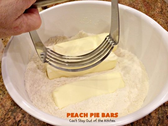 Peach Pie Bars | Can't Stay Out of the Kitchen | We love these fantastic #peachpie bars. They're so mouthwatering you can't stop at just one! Terrific for summer #holidays when fresh #peaches are in season. #MemorialDay #FourthofJuly #LaborDay #dessert