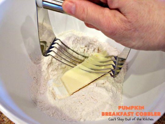 Pumpkin Breakfast Cobbler | Can't Stay Out of the Kitchen | this amazing #coffeecake is perfect for a fall #breakfast or #holiday breakfasts like #Thanksgiving. #pumpkin #cobbler