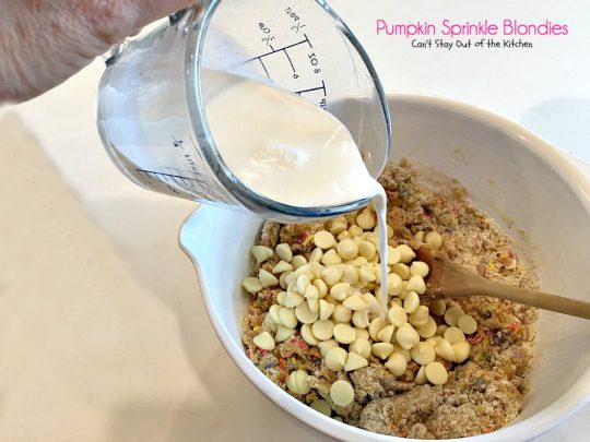 Pumpkin Sprinkle Blondies | Can't Stay Out of the Kitchen | These amazing blondies are so easy because they're made with a #pumpkin cake mix! Sprinkles & #whitechocolatechips make them fantastic. #dessert #chocolate #cookie