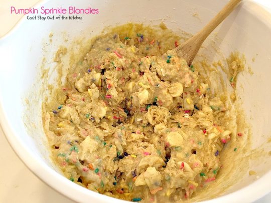Pumpkin Sprinkle Blondies | Can't Stay Out of the Kitchen | These amazing blondies are so easy because they're made with a #pumpkin cake mix! Sprinkles & #whitechocolatechips make them fantastic. #dessert #chocolate #cookie