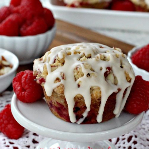 Raspberry Almond Streusel Muffins | Can't Stay Out of the Kitchen