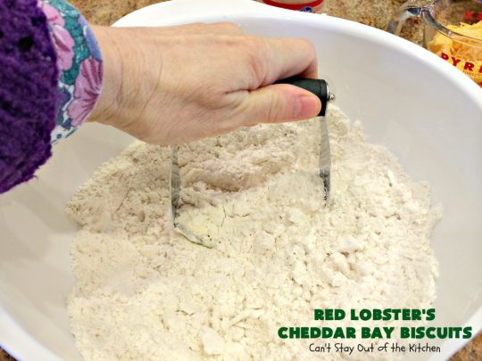 Red Lobster's Cheddar Bay Biscuits | Can't Stay Out of the Kitchen | these fantastic #biscuits are to die for! They are the BEST #copycat #recipe for #RedLobstersCheddarBayBiscuits. Terrific for family, company or #holiday dinners like #MothersDay or #FathersDay. #RedLobster #bread #CheddarBayBiscuits #BestCheddarBayBiscuitsRecipe #CheddarCheese