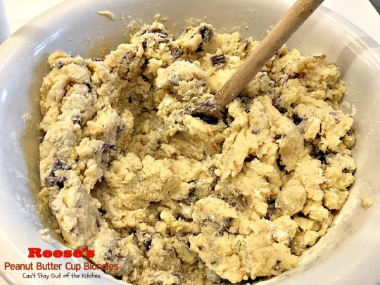 Reese's Peanut Butter Cup Blondies | Can't Stay Out of the Kitchen | these spectacular #cookies are filled with #Reese's #peanutbuttercups. So heavenly! #dessert #chocolate