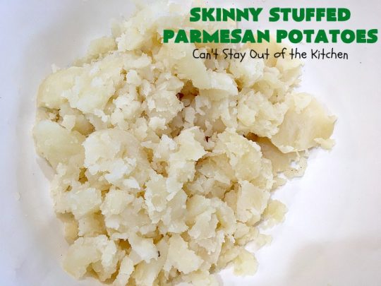 Skinny Stuffed Parmesan Potatoes | This easy #potato #recipe is a terrific way to enjoy #BakedPotatoes without all the calories. Only 150 calories per serving! Perfect #SideDish for #holidays like #FathersDay or special occasion meals with company. #ParmesanCheese #SkinnyStuffedParmesanPotatoes #GlutenFree