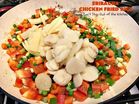 Sriracha Chicken Fried Rice | Can't Stay Out of the Kitchen | fantastic #chicken #friedrice entree. This one is spiced up with #Sriracha sauce! This 30-minute meal is a winner! #glutenfree #rice