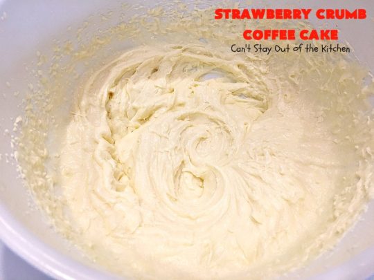 Strawberry Crumb Coffee Cake | Can't Stay Out of the Kitchen | this fantastic #coffeecake can be served for #breakfast or #dessert. It's terrific for company or #holiday meals. It's so scrumptious you'll find yourself drooling over every bite! #cake #strawberries