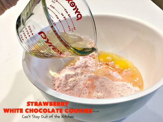 Strawberry White Chocolate Cookies | Can't Stay Out of the Kitchen | super easy 4-ingredient #cookie recipe! It's ideal for #Christmas cookie exchanges and #holiday parties. #strawberry #chocolate #dessert