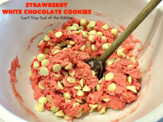 Strawberry White Chocolate Cookies | Can't Stay Out of the Kitchen | super easy 4-ingredient #cookie recipe! It's ideal for #Christmas cookie exchanges and #holiday parties. #strawberry #chocolate #dessert