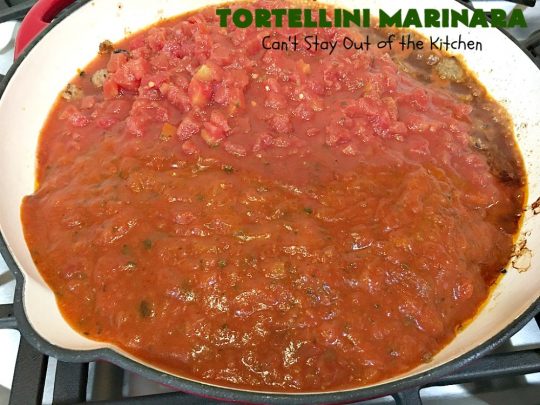 Tortellini Marinara | Can't Stay Out of the Kitchen | this easy 6-ingredient #recipe can be made in 30 minutes or less! It's perfect for weeknight or company dinners. #ItalianSausage #pork #Tortellini #Italian #MarinaraSauce #MozzarellaCheese #TortelliniMarinara