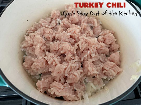 Turkey Chili | Can't Stay Out of the Kitchen | this is a fantastic way to enjoy #chili without excess calories. They #GroundTurkey is flavored from #ChiliPowder, #MixedChiliBeans & #ChipotlePeppersInAdoboSauce. Add #cornbread and you have a meal made in heaven. #chili #TurkeyChili #GlutenFree