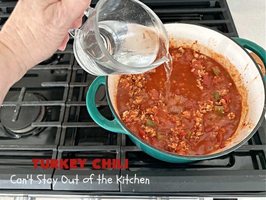 Turkey Chili | Can't Stay Out of the Kitchen | this is a fantastic way to enjoy #chili without excess calories. They #GroundTurkey is flavored from #ChiliPowder, #MixedChiliBeans & #ChipotlePeppersInAdoboSauce. Add #cornbread and you have a meal made in heaven. #chili #TurkeyChili #GlutenFree
