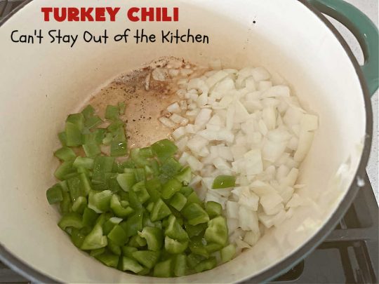 Turkey Chili | Can't Stay Out of the Kitchen | this is a fantastic way to enjoy #chili without excess calories. They #GroundTurkey is flavored from #ChiliPowder, #MixedChiliBeans & #ChipotlePeppersInAdoboSauce. Add #cornbread and you have a meal made in heaven. #chili #TurkeyChili #GlutenFree