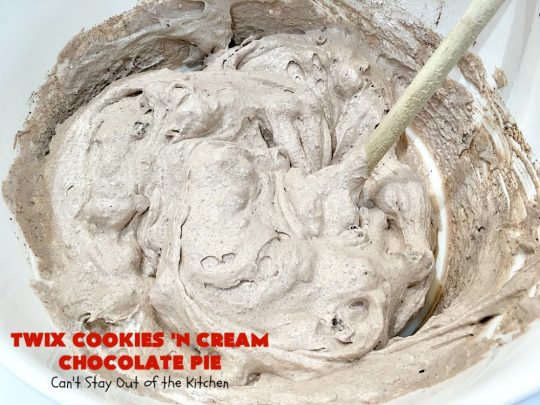 Twix Cookies 'n Cream Chocolate Pie | Can't Stay Out of the Kitchen | this luscious #ChocolatePie uses only 5 ingredients. It's so easy to make for company or #holidays. If you love #TwixCandyBars & #Oreos, you'll love this fabulous #dessert. #chocolate #ChocolateDessert #TwixDessert #5IngredientRecipe #TwixCookiesNCreamChocolatePie