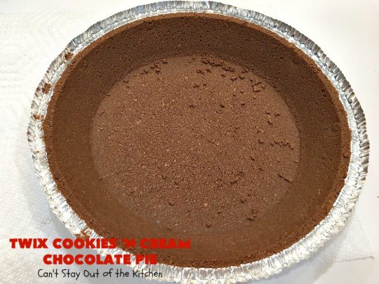 Twix Cookies 'n Cream Chocolate Pie | Can't Stay Out of the Kitchen | this luscious #ChocolatePie uses only 5 ingredients. It's so easy to make for company or #holidays. If you love #TwixCandyBars & #Oreos, you'll love this fabulous #dessert. #chocolate #ChocolateDessert #TwixDessert #5IngredientRecipe #TwixCookiesNCreamChocolatePie