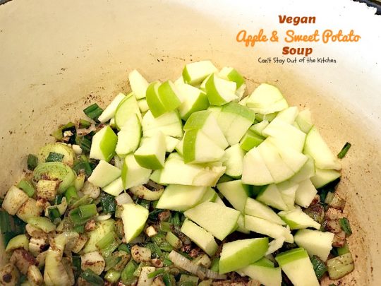 Vegan Apple and Sweet Potato Soup | Can't Stay Out of the Kitchen | this #soup is so delicious (& easy to make) that you won't believe it's healthy, low calorie, #glutenfree & #vegan. Incredibly great comfort food! #apples #sweetpotatoes 