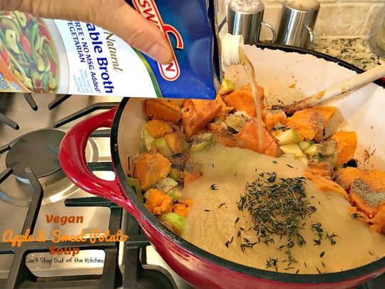 Vegan Apple and Sweet Potato Soup | Can't Stay Out of the Kitchen | this #soup is so delicious (& easy to make) that you won't believe it's healthy, low calorie, #glutenfree & #vegan. Incredibly great comfort food! #apples #sweetpotatoes 