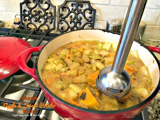 Vegan Apple and Sweet Potato Soup | Can't Stay Out of the Kitchen | this #soup is so delicious (& easy to make) that you won't believe it's healthy, low calorie, #glutenfree & #vegan. Incredibly great comfort food! #apples #sweetpotatoes 