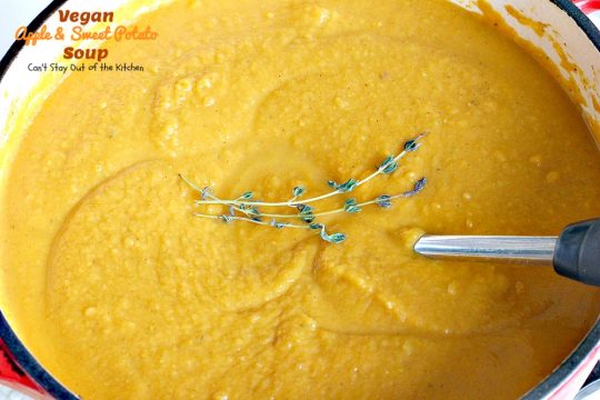 Vegan Apple and Sweet Potato Soup | Can't Stay Out of the Kitchen | this #soup is so delicious (& easy to make) that you won't believe it's healthy, low calorie, #glutenfree & #vegan. Incredibly great comfort food! #apples #sweetpotatoes 