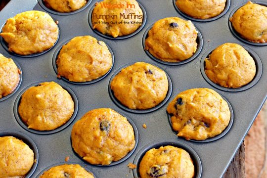 Wayside Inn Pumpkin Muffins | Can't Stay Out of the Kitchen | these fabulous #muffins are served at the historic Longellow's Wayside Inn in Sudbury, Massachusetts. Great for a #holiday #breakfast. #pumpkin #raisins