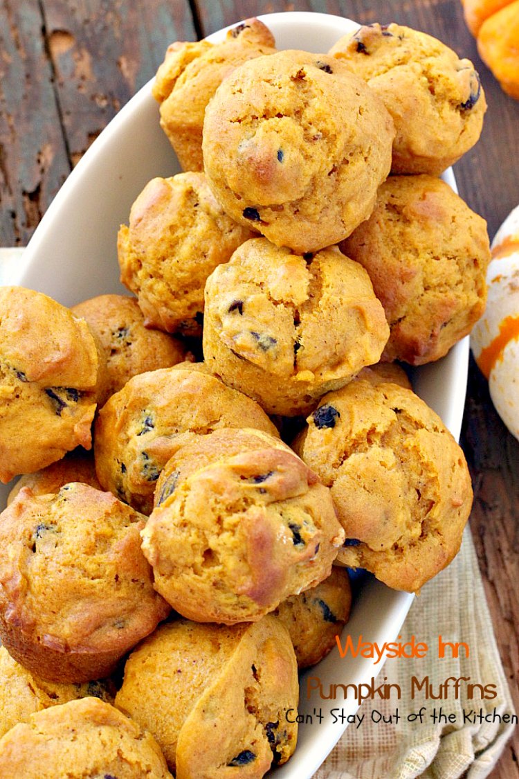 Wayside Inn Pumpkin Muffins | Can't Stay Out of the Kitchen | these fabulous #muffins are served at the historic Longellow's Wayside Inn in Sudbury, Massachusetts. Great for a #holiday #breakfast. #pumpkin #raisins